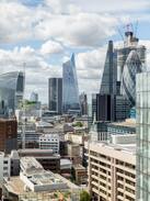 Whitechapel Apartment | 22nd floor overlooking London - Interior designed