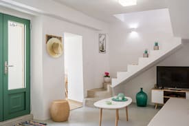 Kalyves Villa | Villa Rhea, Kalyves, 30 meters from the sea