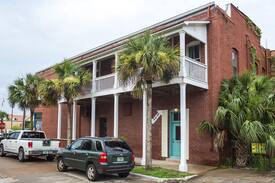 Historic Downtown Apalachicola Apartment | Location, Location," 10 Foot Hole"