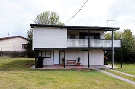 Sanctuary Point House | Lolita's at Jervis Bay Dog Friendly Holiday House