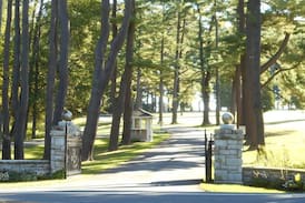 Lenox Dale Apartment | Fox Hollow Lakeside Condo, Minutes to Tanglewood