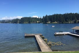 Eatonville House | Waterfront Cottage on Clear Lake