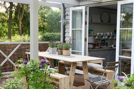 Shere Cabin | Stylish retreat in the heart of the Surrey Hills