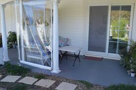 Ettalong Beach Cabin | Coastal Grevillea Studio Retreat