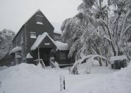 Dinner Plain Villa | Gifford - High Country Chalet dog friendly