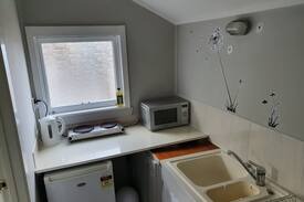 Geraldine House | Rainbow Cottage in the heart of Geraldine