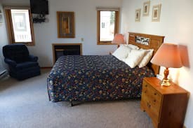 Alexandria Cabin | Lake Carlos Villas 3-bedroom cottage