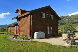 Bedford House | Wonderful log house "The Little Moose Ranch".