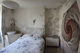 Kemptown Hotel | Fabulously Freaky Room + Shower/WC, 150m to sea.