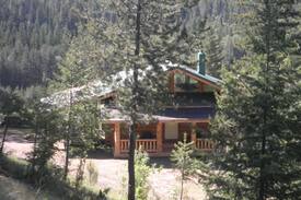 Bonners Ferry Cabin | Gus's Cabin - Gorgeous Mountain Views