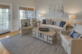 Beach District Apartment | Hannah's Hideout #22