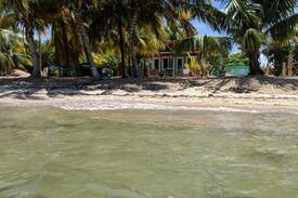 Hopkins House | Cobia Beach Guest House. On Caribbean sea!