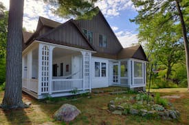Frontenac Cabin | Channel view spacious cottage