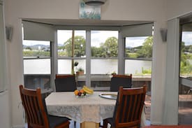 Murwillumbah House | Country Charmer - RIVERFRONT - Pet Friendly