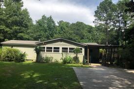 Mobile Cabin | Cottage across from Dog River! Pet friendly !
