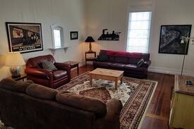 Kingsland Hotel | Cottage at The Antlers Inn "Train Depot"