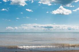 Dutton/Dunwich Villa | Chalet overlooking Lake Erie - Port Talbot Estates
