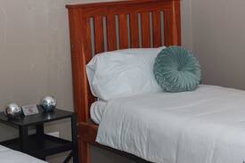 Kwekwe Bed & Breakfast | Wakefield Lodge ( Standard Room with single beds)