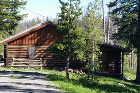 Dubois Cabin | Bearitage at Brooks Lake, Dubois Wy