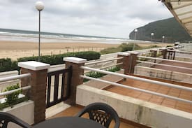 Santona Apartment | Apartamento en primera linea playa de berria