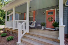 Ware Neck House | Welcome to "Miss Bee Haven"