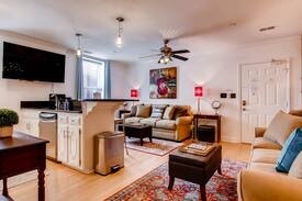 Downtown Nashville Apartment | Hey Y'all Downtown Nashville 4 WALK TO IT ALL!