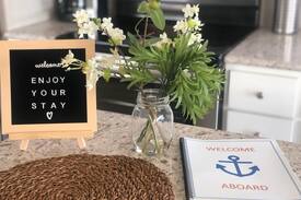 Annapolis Boat Rental | Condo Houseboat