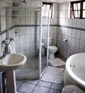 Lyttelton Manor House | En-suit 300m from Unitas Hospital Free WIFI