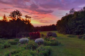 Heath Cabin | Serene Artist's Cottage with Mountain Views