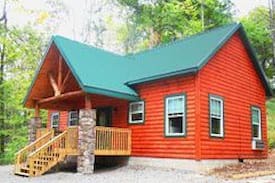Millersburg Cabin | The Green Ridge Cabin in Berlin with hot tub.