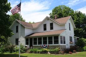 Lake Ann House | White Farms Northern Getaway-Near Lake Ann, MI