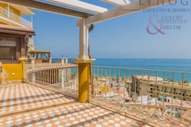 Torremolinos Apartment | 7 rooms apt (bali style) in center beach:250 mtrs.