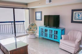 Cherry Grove Beach Apartment | The Oceans - Room 1114