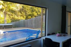 North Avoca House | Terrigal beach just down road Private unit & pool