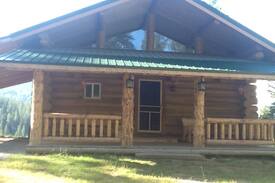 Bonners Ferry Cabin | Gus's Cabin - Gorgeous Mountain Views