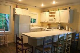 New Braunfels Cabin | Brodie's Bungalow on Lake Dunlap