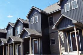 Houghton House | Modern Spacious Townhouse at Cedar Bluff- Houghton
