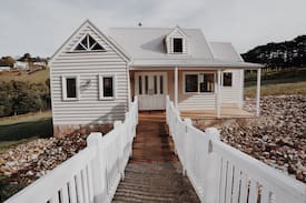 Emerald Cabin | THE LITTLE WHITE HOUSE - Luxury in Emerald, VIC.