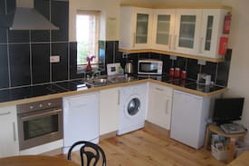St Brides Cabin | Toby Cottage Ynys Barry holiday cottages Porthgain