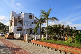 Vadanemelli House | Eco-friendly ECR backwater retreat near surfing