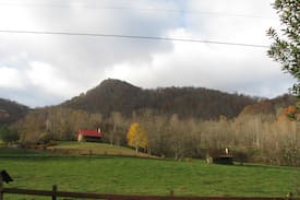 Cullowhee Cabin | Red Roof at the Tuckaseigee Valley Cabins