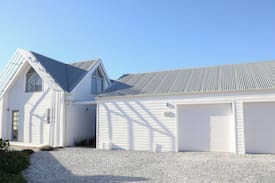Grotto Bay House | Grotto Bay Beach Barn