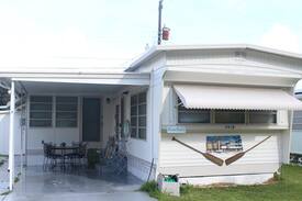 Sunny Shores House | Chiclana II at Sunny Shores 1.2 miles to Beach