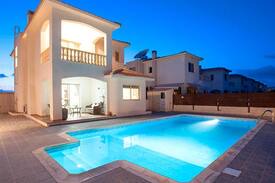 Mandria House | 5 Star 3 Bed Luxury Villa in Mandria A2