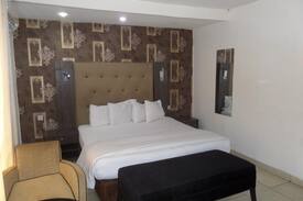 Ofin House | Zasarii Hotel - Class Deluxe