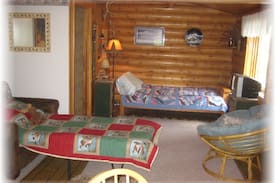 Copper Center Cabin | Pippin Lake Bed & Breakfast