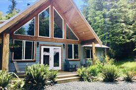 Juan de Fuca Electoral Area House | The Lodge at Waters Edge - Jordan River