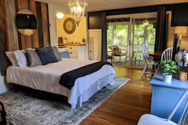 Springvale House | Springvale Private Guest Suite with Screen Porch