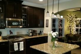 Johns Island House | 2BR Johns Island home near lake