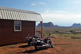 Monument Valley Bed & Breakfast | Teardrop Arch Bed & Breakfast